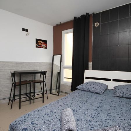 04 - Chambre Avec Lit Double Proche Paris Et Transports Wifi Saint-Denis  Exterior photo
