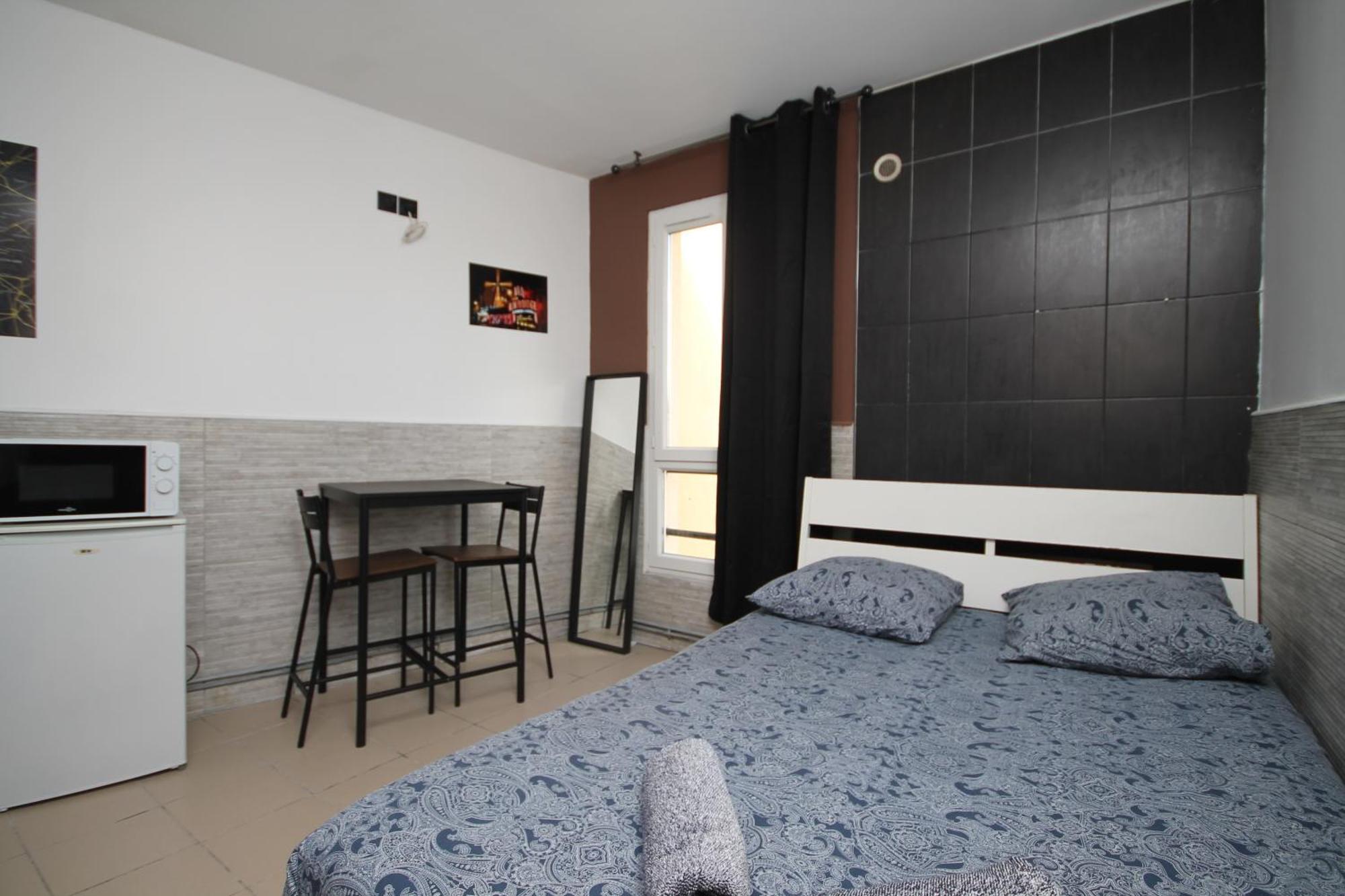 04 - Chambre Avec Lit Double Proche Paris Et Transports Wifi Saint-Denis  Exterior photo