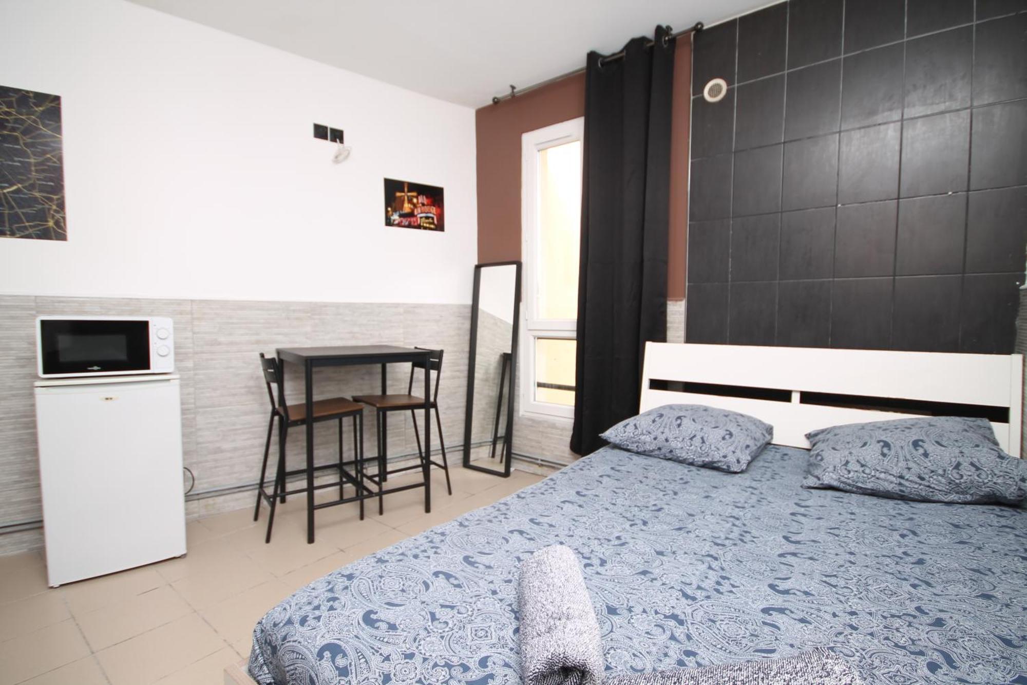 04 - Chambre Avec Lit Double Proche Paris Et Transports Wifi Saint-Denis  Exterior photo